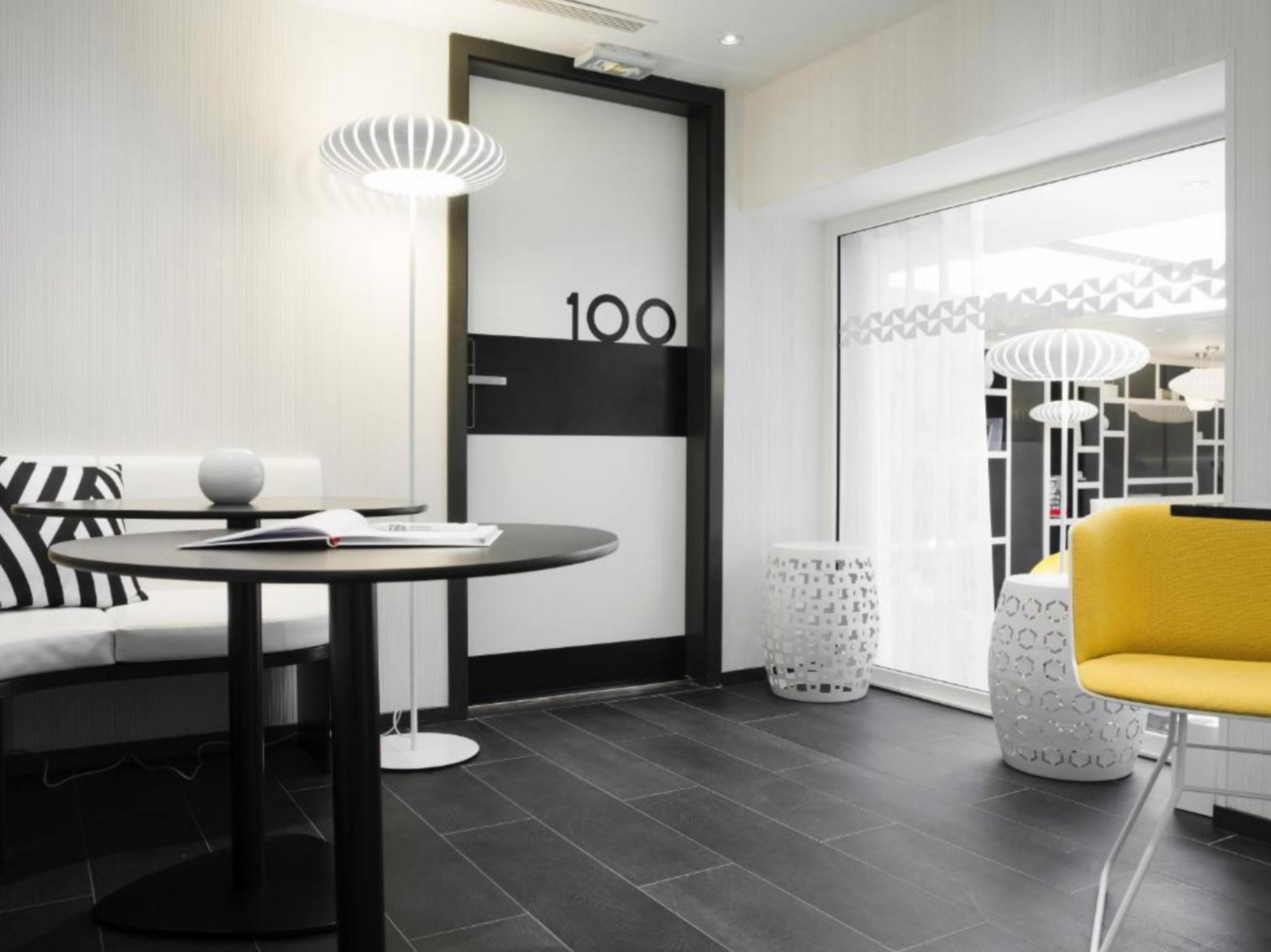 Hotel Ekta Champs Elysees Париж Екстериор снимка