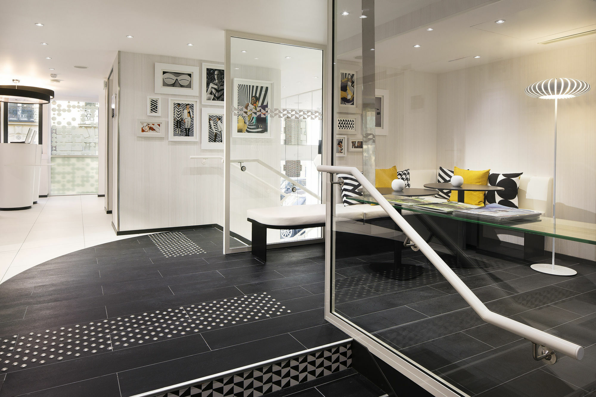 Hotel Ekta Champs Elysees Париж Екстериор снимка